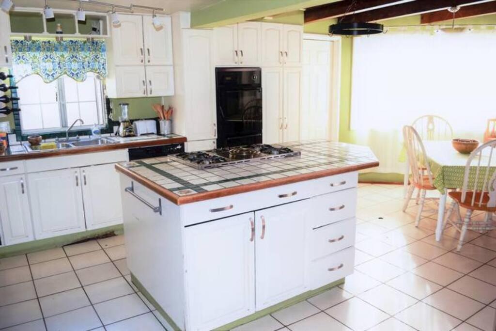Estilo Californiano Villa เอนเซนาดา ภายนอก รูปภาพ