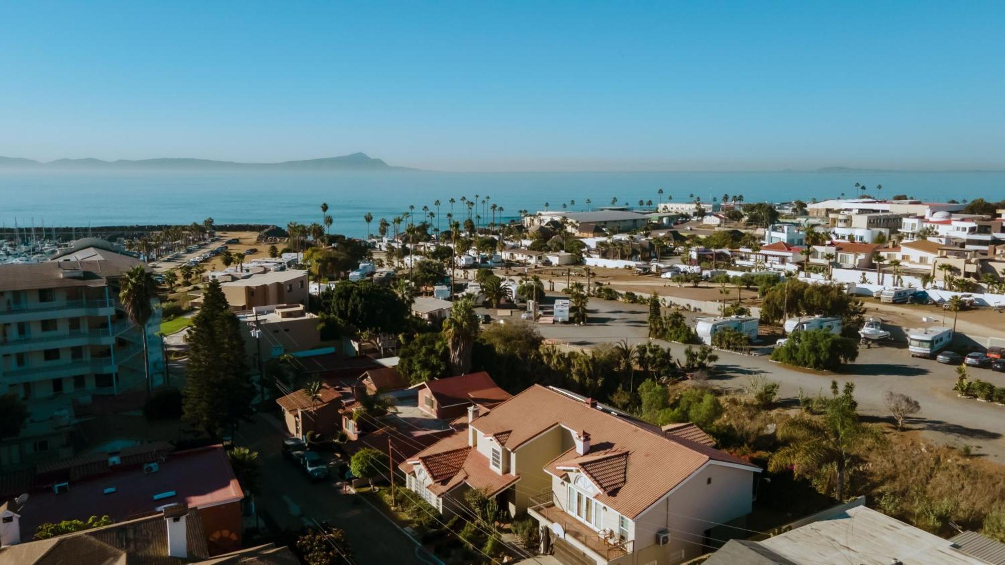 Estilo Californiano Villa เอนเซนาดา ภายนอก รูปภาพ